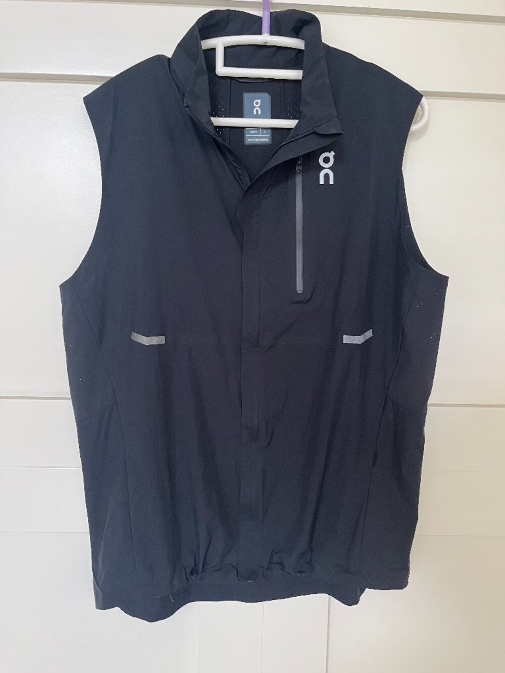 ON Running - Weather Vest Size Large Mens